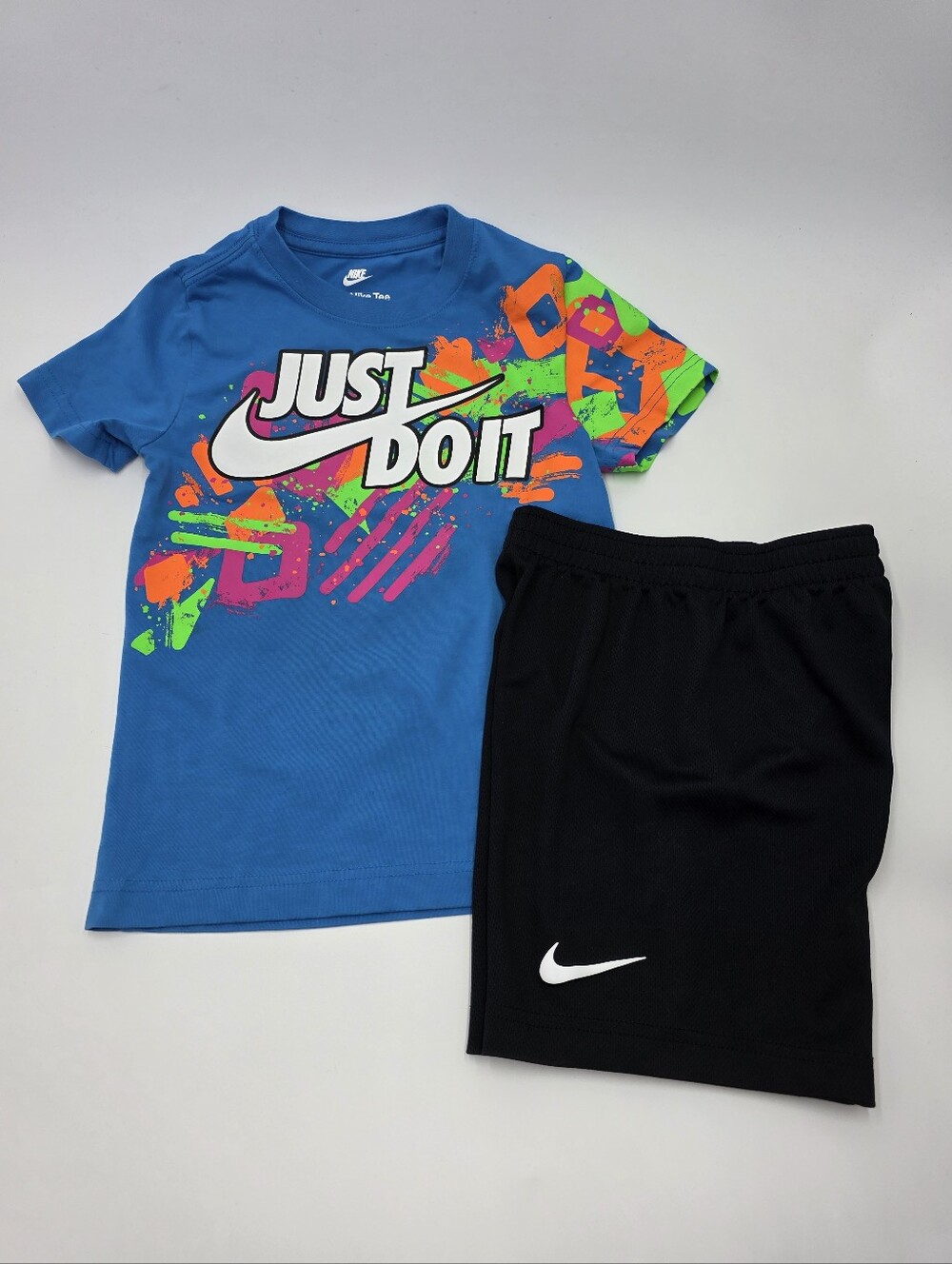 Nike boys' neon tee and shorts size 6